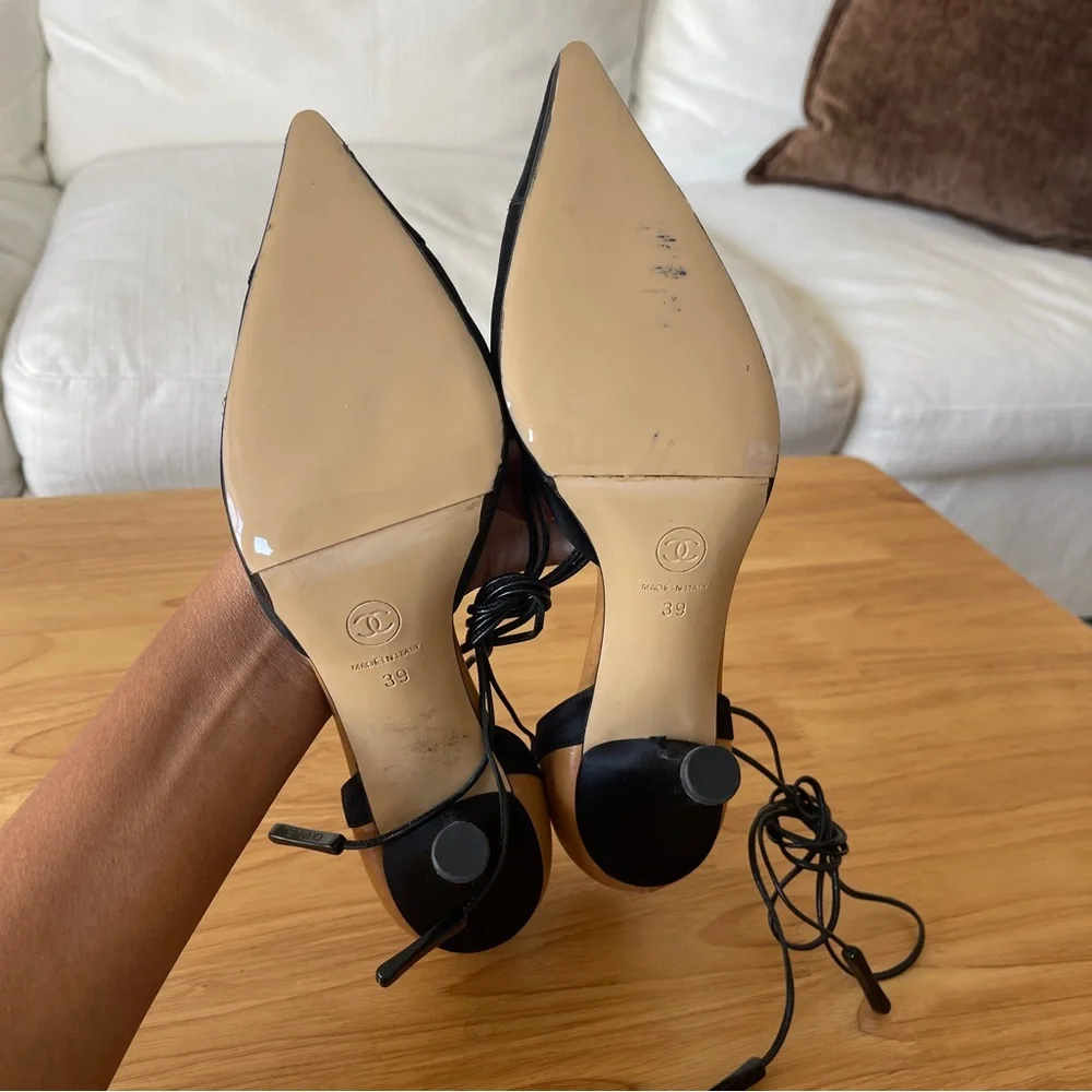 Vintage Chanel Heels - Picture 4 of 9